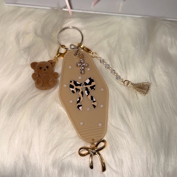 🤎 Leopard Teddy Keychain ✨ - Picture 3 of 3